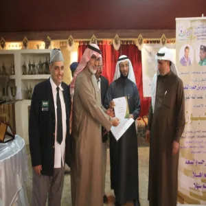 مفوضيات رواد الكشافه تكرم عميد شؤون الطلاب وتسلمه عضوية الرابطة لمفوضية الرواد