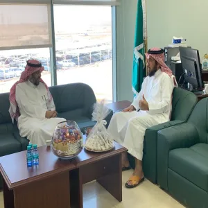 عميد شؤون الطلاب يلتقي برئيس جمعية سواعد