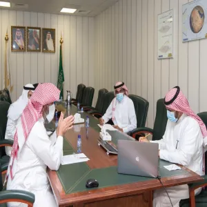 GRADUATE STUDIES COMMITTEE CONDUCTS A MEETING