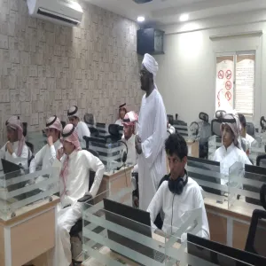 عقد دورات تدريبية لطلاب مقررات التعليم الإلكتروني ((D2L في كلية التربية بالمجمعة