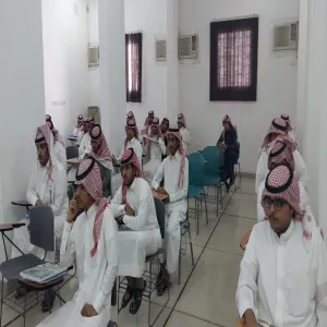 العيادة الطبية في محافظة رماح تقيم محاضرة على الكورونا للطلاب