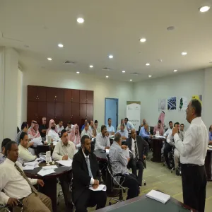 المشروع التطويري لتأهيل الجامعة للاعتماد يقيم ورشة عمل حول آليات تطوير البرامج