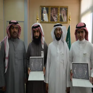 عمادة شؤون الطلاب  تكرم  الموظفين المتميزين