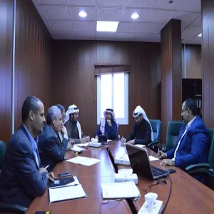 وكيل الجامعة للشؤون التعليمية يناقش الخطوات العملية لتقديم برامج تدريبية في الجودة