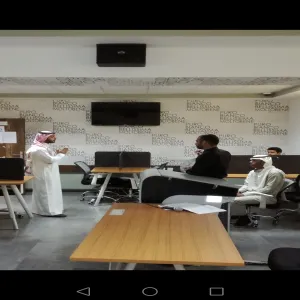 العميد يتفقد القاعات