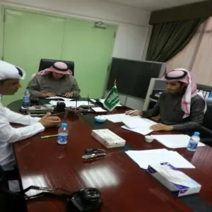 لجنة السلف والإعانات بعمادة شؤون الطلاب تواصل أعمالها