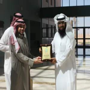 طلاب جامعة الإمام في ضيافة الجامعة
