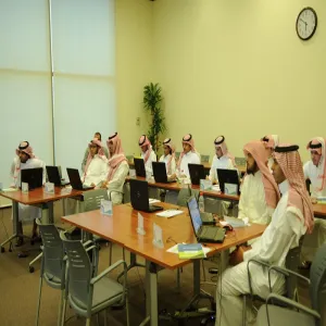 دورة تدريبية لمـوظفـي الدعم الفني بعمادة التعليم الالكتروني والتعلم عن بعد لنظام إدارة التعلم الإلكتروني "جسور"