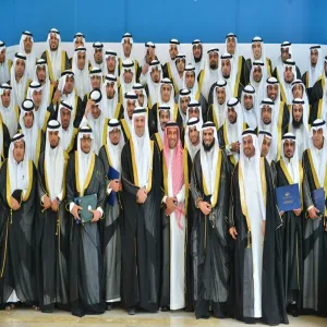 الجامعة تزف خريجي الدفعة الرابعة من طلابها للعام الجامعي 1433هـ - 1434هـ