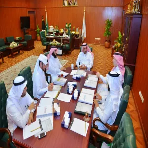 مدير الجامعة يترأس الاجتماع الأول للجنة المركزية العليا للجودة والاعتماد الأكاديمي