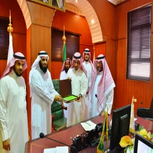 معالي مدير الجامعة يستقبل فريق تطوير كلية المجتمع