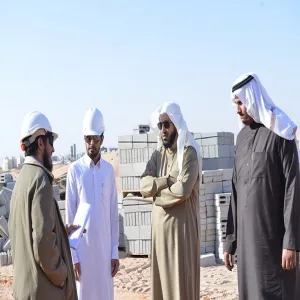 وكيل الجامعة يتفقد مشروع المباني العاجلة في رماح
