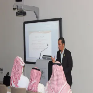 مركز التوجيه والإرشاد الطلابي يحدد للطلاب إيجابيات وسلبيات الإنترنت