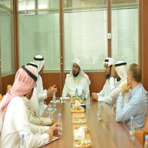 وكيل الجامعة يعتمد تقرير التقييم الداخلي لمختبرات كلية العلوم بالزلفي ويلتقي قيادات الكلية
