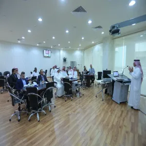 سعادة وكيل الجامعة للدراسات والبحث العلمي يزور عمادة شؤون المكتبات ويفتتح ورشة عمل