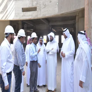 وكيل الجامعة يتفقد مراحل العمل في مشروع كلية التربية للطلاب بالزلفي