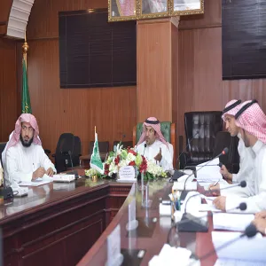 برئاسة معالي مدير الجامعة : لجنة التعاملات الإلكترونية بالجامعة تعقد اجتماعها الأول لهذا العام