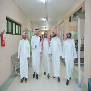 وكيل الجامعة يتفقد مركز الاختبارات الإلكترونية في كلية المجتمع والمدينة الجامعية بالمجمعة