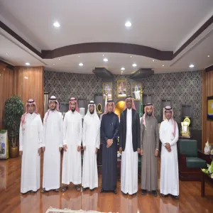 معالي مدير الجامعة يستقبل طلبة كلية علوم الحاسب والمعلومات المشاركون في هاكاثون مسك 2016