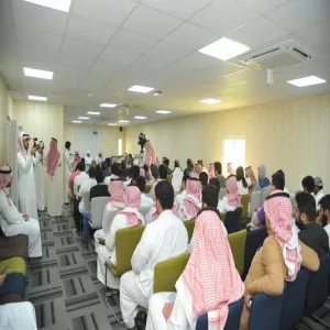 أمن المعلومات بين المهنية والأكاديمية : حلقة نقاش في كلية علوم الحاسب والمعلومات