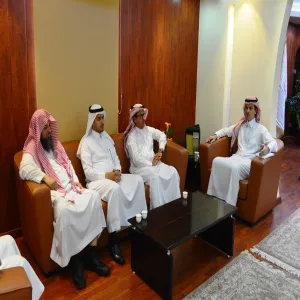 وكيل الجامعة للدراسات العليا والبحث العلمي يطلع على سير العمل ببرامج الدراسات العليا