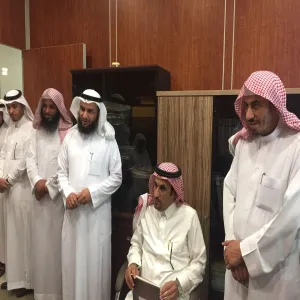 زيارة معالي مدير الجامعة لمقر الجمعية الفقهية بكلية التربية بالزلفي