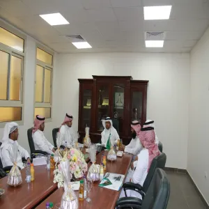 وكيل الجامعة للشؤون التعليمية يطلع على سير العملية التعليمية في كلية العلوم والدراسات الإنسانية بالغاط وكلية إدارة الأعمال