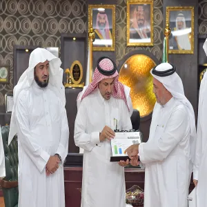 معالي مدير الجامعة يستقبل مدير عام الإدارة العامة للمرافق والإسكان وعدداً من منسوبي الإدارة ويدشن الحملة التوعوية لاستخدام الطاقة