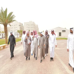 وكيل الجامعة يتفقد إسكان الزلفي