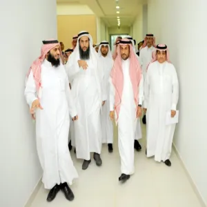 مدير الجامعة يتفقد كلية الطب في مقرها الجديد