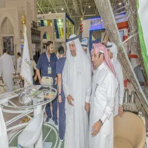 معالي نائب وزير التعليم العالي يزور جناح الجامعة