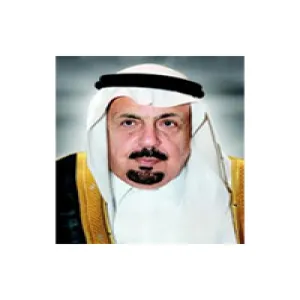 معالي وزير التعليم العالي يشكر معالي مدير الجامعة بعد اختتام الدورة الثالثة للمعرض والمؤتمر الدولي للتعليم العالي
