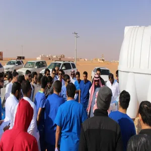 طلاب الطب في زيارة ميدانية لقرية ام سديرة لتقديم المساعدات الصحية