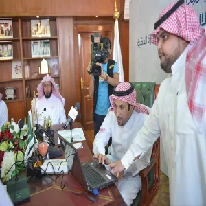 معالي مدير الجامعة يدشن تطبيق خدمات النقل على الأجهزة الذكية