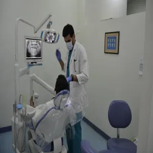 مركز وعيادات طب الأسنان الجامعي التعليم ييقدم أفضل المعايير المهنية في التعليم والتدريب والرعاية