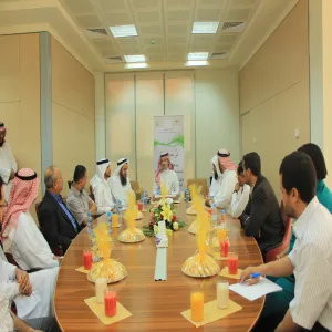 وكيل الجامعة للشؤون التعليمية يقوم بزيارة لكلية العلوم الطبية التطبيقية
