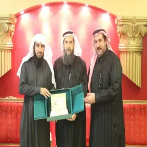 كلية العلوم الطبية التطبيقية تودع وكيلها للشؤون التعليمية