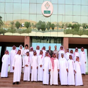 وفد كلية إدارة الأعمال يزور بلدية المجمعة