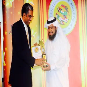 الجامعة تفوز بجائزة الاتحاد الآسيوي للقيادة التعليمية 2014