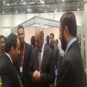 إقبال كبير على جناح الجامعة المشارك في يوم المهنة بلندن والملحق الثقافي ببريطانيا يزور الجناح
