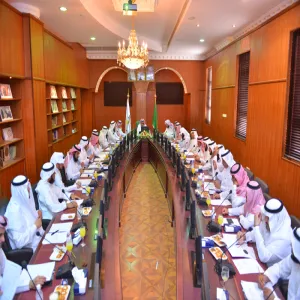 مدير الجامعة يطلع على عدد من التقارير  ويوصي بالاستعداد المبكر للعام الجامعي القادم خلال الاجتماع التشاوري