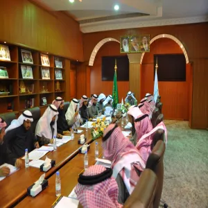 خلال الاجتماع التشاوري   مدير الجامعة يستعرض اعمال وحدات الجامعة ويوكد اهمية الالتزام بإجراءات سلامة المباني والافراد في الجامعة