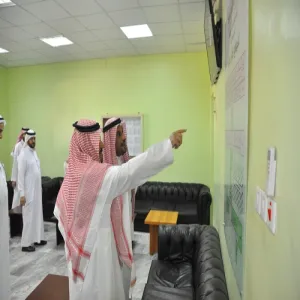 معالي مدير الجامعة يفتتح قاعات ومكاتب كلية العلوم التطبيقية