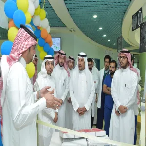 معالي مدير الجامعة يزور كليتي إدارة الأعمال والعلوم الطبية التطبيقية