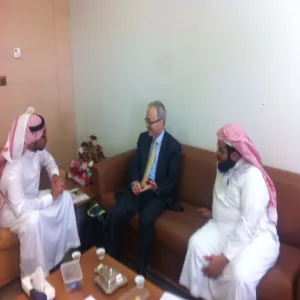 وكيل كلية إدارة الأعمال في سوانزي البريطانية يزور كلية إدارة الأعمال