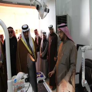 محافظ الزلفي وأعضاء المجلس المحلي في ضيافة كلية طب الأسنان