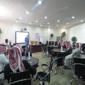 عمادة شؤون المكتبات تقيم دورة تدريبية لأعضاء هيئة التدريس والطلاب