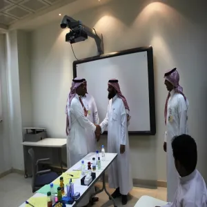 وكيل الجامعة للشؤون التعليمية يتفقد سير لجان القبول بكلية العلوم الطبية التطبيقية