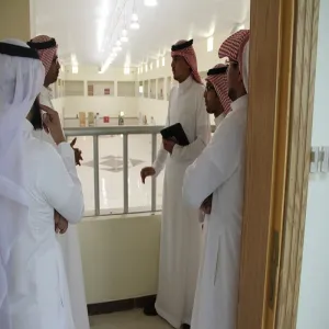 فريق من عمادة تقنية المعلومات يتفقد مبنى كلية علوم الحاسب الآلي