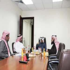المشرف على إدارة التخطيط الإستراتيجي يعقد اجتماعاً لتدشين الخطة الإستراتيجية